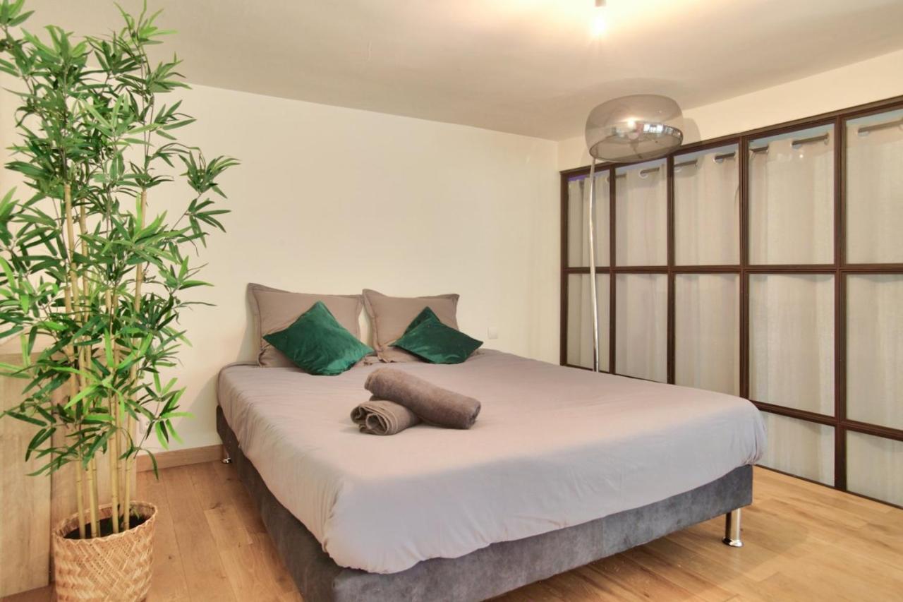 2 Bedrooms Le Marais Nazareth パリ エクステリア 写真